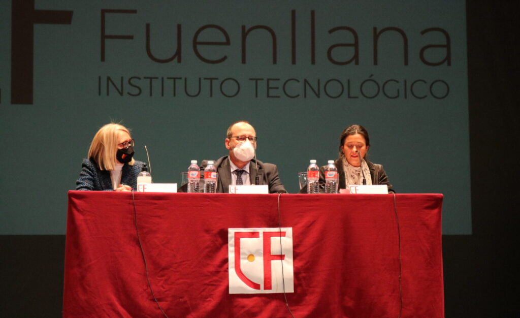 IMG_4974 graduación de ciclos formativos Fuenllana