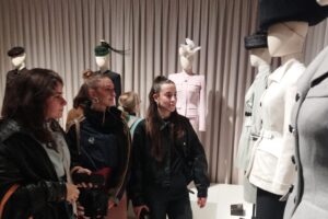 exposicion balenciaga