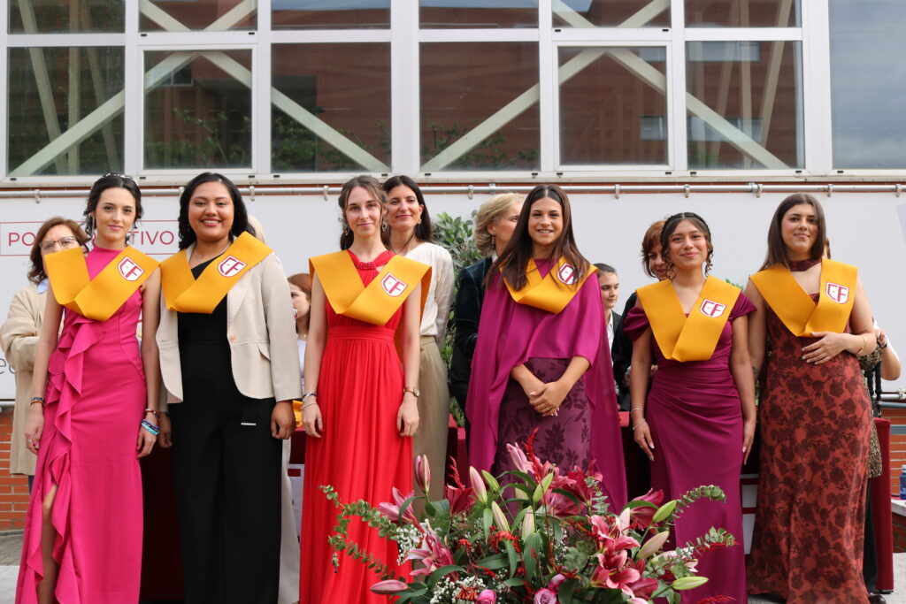 50 años formando profesionales: Graduación de Ciclos Formativos
