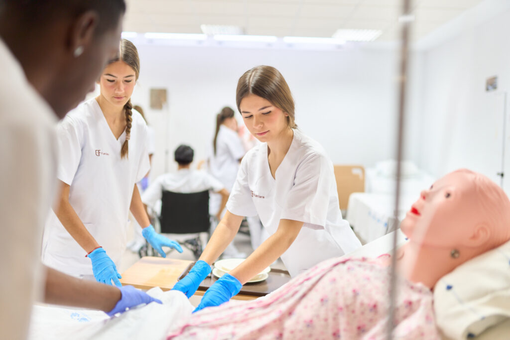 FP Sanidad: ciclos con alta empleabilidad y acceso directo al mundo laboral